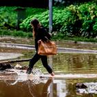 A pesar de que hayan cesado las lluvias, el agua continuaba acumulada a principio de la jornada en las zonas afectadas