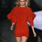 Junto al blanco, el negro y el arena, uno de los favoritos de Murt para la noche y los vestidos. En la imagen, en la pasarela Cibeles en febrero de 2009.