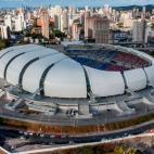 Sin duda, el nombre de este estadio no es casualidad. Su aspecto en forma de onda responde perfectamente a su nombre: las dunas. La situación de este campo no podía ser mejor, pues Natal es una de las ciudades del mundo con más días soleados...