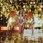 5c8ad045250000e203c9b22f