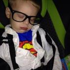 Significa que las reglas cambian cada día. Que la comida suele quedarse en el plato y que tuve la suerte de dar a luz al Superman más valiente que conozco.