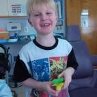 Creo que el autismo significa tener más paciencia y la mente abierta a nuevas ideas para superar retos. Creo que cada niño tiene una historia, que son únicos y bellos a su manera.