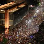 Miles de simpatizantes de Luiz Inácio Lula da Silva celebran la victoria en la Avenida Paulista en Sao Paulo (Brasil).
