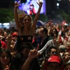 Simpatizantes de Luiz Inácio Lula da Silva celebran el triunfo en la segunda ronda de las elecciones presidenciales, en la Avenida Paulista en Sao Paulo (Brasil).