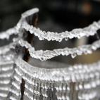 Una valla cubierta de hielo en Budapest.