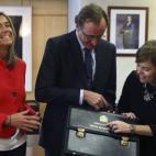 5c8b1ad12500001304ca0c4a