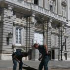 La Unidad de Subsuelo, los encargados de revisar y sellar las alcantarillas, está realizando "requisas preventivas".