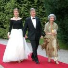 5c8a72dc2300000401231e18