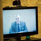 El extesorero del PP Luis Bárcenas ha declarado que entregó en mano a María Dolores de Cospedal dos sobres con cantidades en metálico.