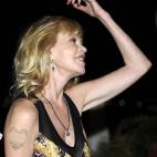 5c8b764f360000ba1a6d24ef