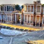 Emerita Augusta, la ciudad romana de España. Si hay algún apasionado de la historia de Roma no puede dejar de visitar esta ciudad y todos los restos históricos que todavía hoy se mantienen en pie. Un buen momento es en la celebración del Fe...