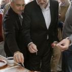 5c8a8158230000d504232d7f