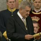 5c8af549250000e203c9e94c