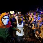 5c8b261b2300000401243c53