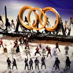 Los aros ol&iacute;mpicos de Tokyo 2020 durante la ceremonia de apertura.