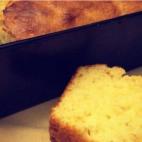 Apunta: tres huevos, 300 gramos de harina, 200 gramos de azúcar, 100 ml. de aceite de girasol, un yogur, dos cucharaditas de levadura en polvo… y por supuesto un par de buenos limones. La receta completa, aquí.