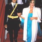 En la edición número 14 de los American Music Awards, con Elizabeth Taylor.