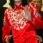 En Washington, saludando a fans tras acudir al Capitolio para encontrarse con legisladores afroamericanos y ofrecer su apoyo para lugar contra el SIDA y ayudar a niños de África.