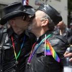 5c8ab258250000e203c97942