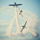 (c) Cioplea Vlad, Rumania, Categoría Fracción de segundo, Competición abierta, Sony World Photography Awards 2015. Título de la imagen: Dog Fight (Pelea de perros) Descripción de la imagen: Éste es el momento exacto en el que el equipo Y...