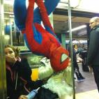 No le alcanza para el taxi.