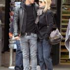 5c8a646f250000e203c8fcd4