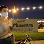 5f6d9ef2250000e4039d8cea