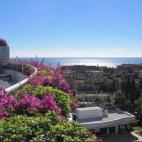 Una de las zonas de veraneo de Correa era Marbella y, en concreto, estaba ligado a los pisos de El Embrujo. Eran constantes las conversaciones en las que sacaba a relucir sus paseos en yate por la Costa del Sol y su mujer pasaba mucho tiempo en ...