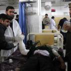 Un estudiante herido. (Photo by Bilal Khan/Anadolu Agency/Getty Images)