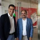 El ex líder del PSOE y el presidente de Aragón, Javier Lambán, en una asamblea abierta en septiembre de 2014. El aragonés había apoyado dos meses antes al madrileño en la lucha por la Secretaría General. El pasado sábado votó en su cont...