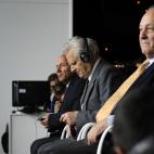 Jos&eacute; Luis L&oacute;pez-Sors ,exdirector de la Marina Mercante, el jefe de m&aacute;quina griego, Nikolaos Argyropoulos y el capit&aacute;n del 'Prestige', Apostolos Mangouras; durante la macracausa judicial celebrada en A Coru&ntilde;a.