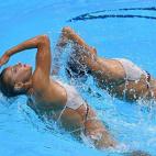 Impresionante giro de las representantes helenas durante su actuación