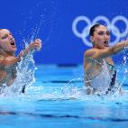 Las representantes griegas, en el momento álgido de su exhibición
