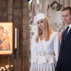 5f6dc6e7250000ef039d8d40