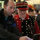 5c8b574f3b000002076d5941