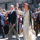El d&iacute;a de la ofrenda al ap&oacute;stol Santiago, Juan Carlos I, tropez&oacute; al subir la escalera y perdi&oacute; el equilibrio. La reina intent&oacute; ayudarle, pero el se zaf&oacute; con brusquedad.