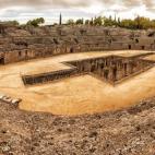 Santiponce es, hoy en día, un municipio de 8.000 habitantes cercano a Sevilla. Sin embargo, no fue así en tiempos romanos. Aquí se encuentran las ruinas de Itálica —una de las principales ciudades de la Hispania romana— y en ella naciero...
