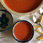 Esta receta tradicional adem&aacute;s de los indispensables tomates y el pan del d&iacute;a anterior, incluye pimiento verde y rojo, pepino y ajo. Aprende aqu&iacute; c&oacute;mo hacerlo.