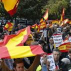 La plataforma Todos somos Cataluña ha convocado un acto por la unidad de España en la madrileña plaza de Cataluña.