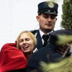 5c8a99f32400006c05a34af5