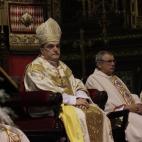 El cardenal croata Josip Bozanic (I), durante la Misa del Gallo en la Catedral de Zagreb, Croacia (Foto de Stipe Mayic/Anadolu Agency/Getty Images)