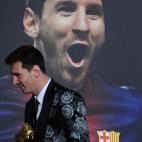 Lionel Messi recibió el miércoles su tercera Bota de Oro como máximo goleador de las ligas europeas la temporada pasada