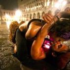 5c8b0d32230000dd0423ff59