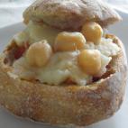 ... pueden preparar bollitos con los restos.