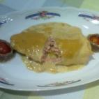 Los usos dulces del turrón son más conocidos, pero... ¿por qué no incluirlo en platos salados? Este plato del blog Recetas con encanto sorprenderá seguro.