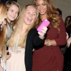 Con unas fans en Nueva York.