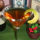 Los ingredientes necesarios son ginebra, whisky, jarabe de arándanos y zumo de lima. Mira cómo prepararlo.