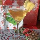 Para preparar esta receta se necesita cava, coñac, ron oscuro, whisky, Cointreau y Martini blanco. Aquí puedes ver cómo prepararlo.