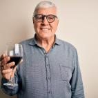 "Que nadie te diga cu&aacute;ntas copas de vino te puedes beber".