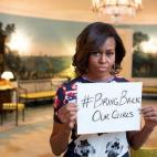 El lema Bring back our girls fue difundido por actores, cantantes y caras conocidas de todo el mundo (como Michelle Obama) para que las 200 niñas secuestradas en Nigeria fueran liberadas. Boko Haram contestó con un Bring back our army (Devolv...